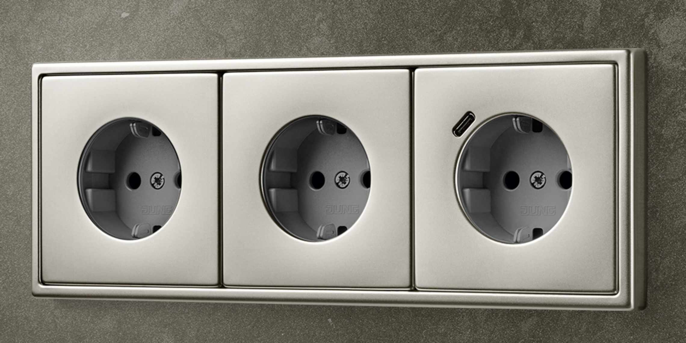 SCHUKO® Steckdosen mit USB bei Köppchen Elektro GmbH in Wurzen