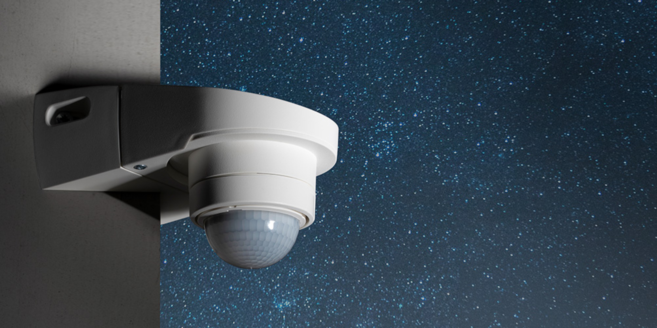 Bewegungsmelder 240° Grad bei Köppchen Elektro GmbH in Wurzen