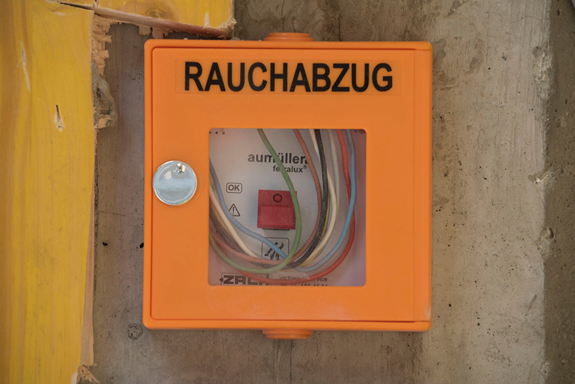Rauchwärme­abzug bei Köppchen Elektro GmbH in Wurzen