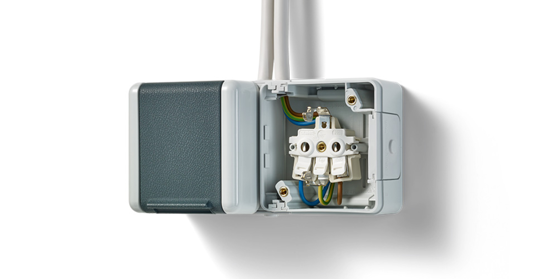 Doppelsteckdose mit Trennsteg bei Köppchen Elektro GmbH in Wurzen