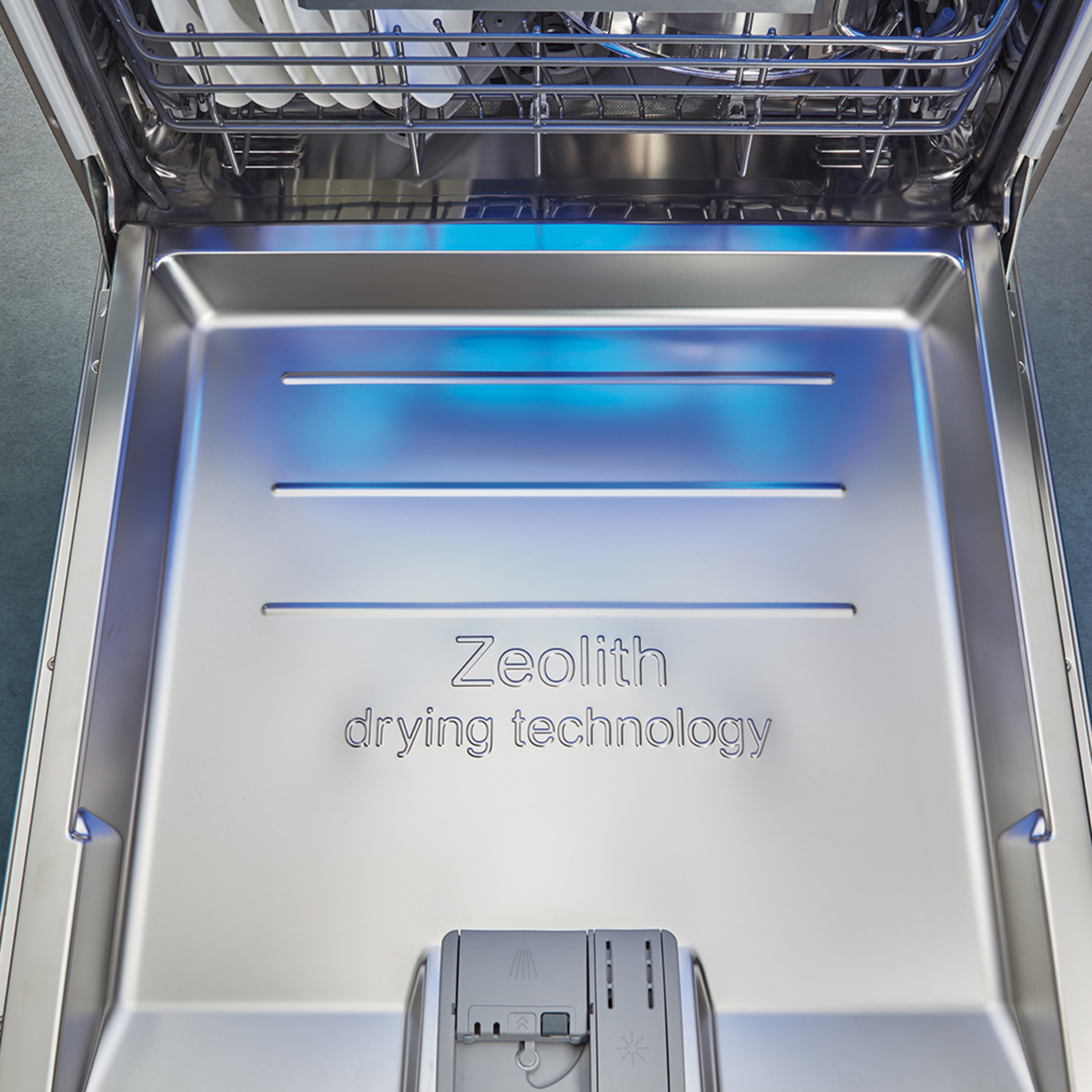 Zeolith Trocknen – Für glänzende Spülergebnisse bei Köppchen Elektro GmbH in Wurzen