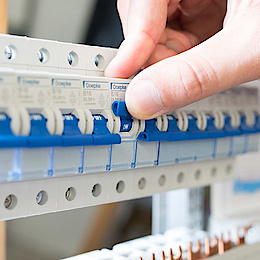 Schalt­schrank­bau bei Köppchen Elektro GmbH in Wurzen