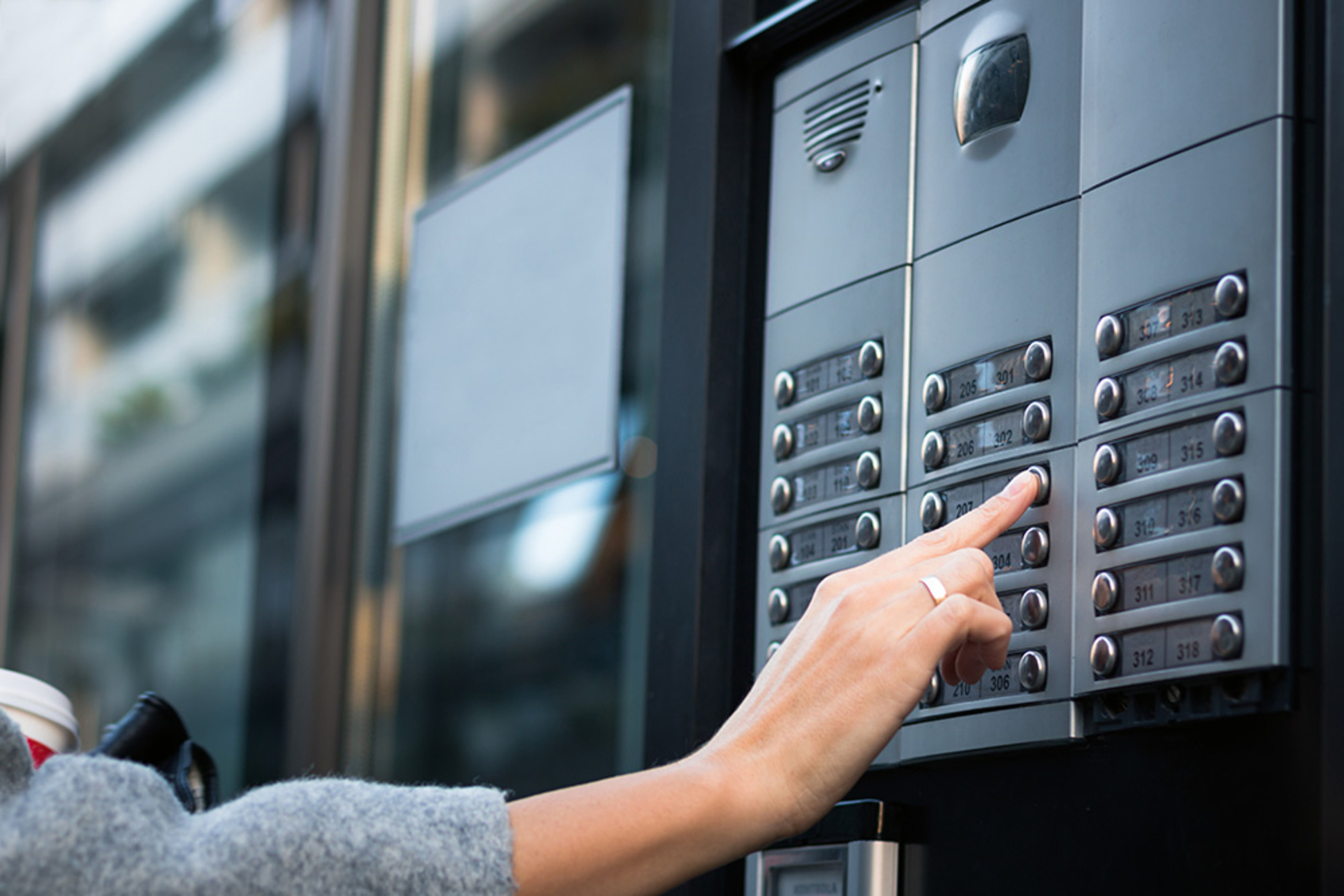 Sprech­anlagen bei Köppchen Elektro GmbH in Wurzen